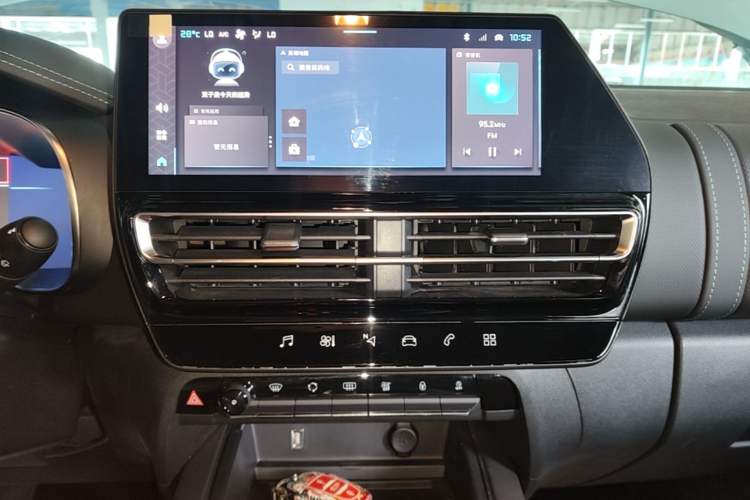 Used Citroen C5 AIRCROSS 2022 Peugeot 308 BEYOND 360THP Edition Audio And AC Panel