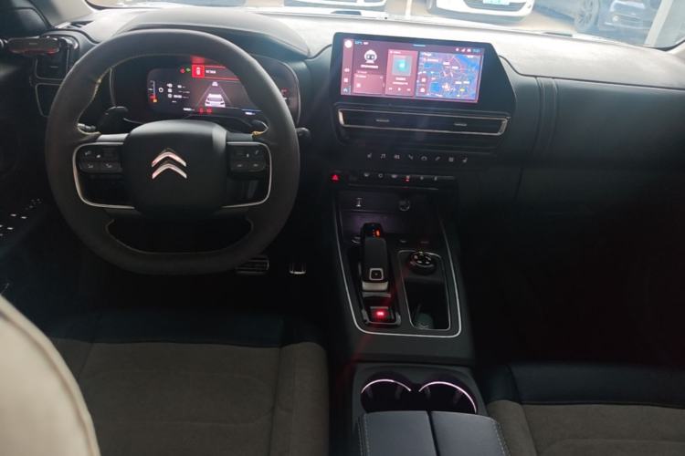 Used Citroen C5 AIRCROSS 2022 Peugeot 400THP Allure BEYOND Edition Center Console