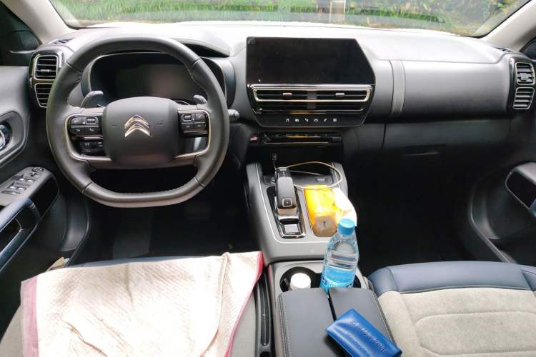 Used Citroen C5 AIRCROSS 2022 Peugeot 400THP Allure BEYOND Edition Center Console