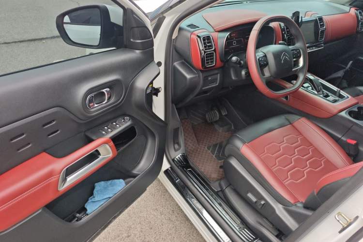 Used Citroen C5 AIRCROSS 2022 400THP Co-Creation Edition Driver Seat