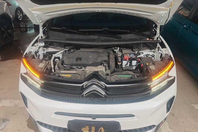 Used Citroen C5 AIRCROSS 2022 Peugeot 400THP Allure BEYOND Edition Engine Bay