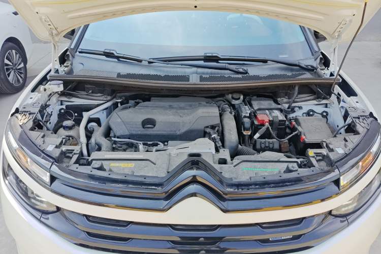 Used Citroen C5 AIRCROSS 2022 400THP Co-Creation Edition Engine Bay