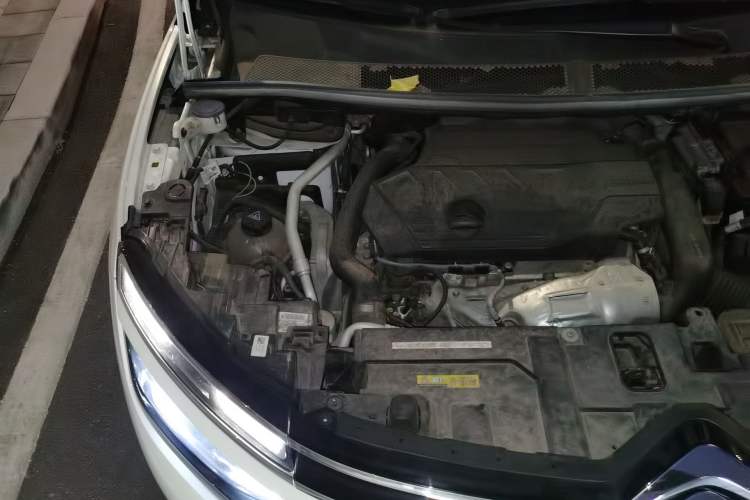 Used Citroen C5 AIRCROSS 2022 400THP Co-Creation Edition Engine Bay Right