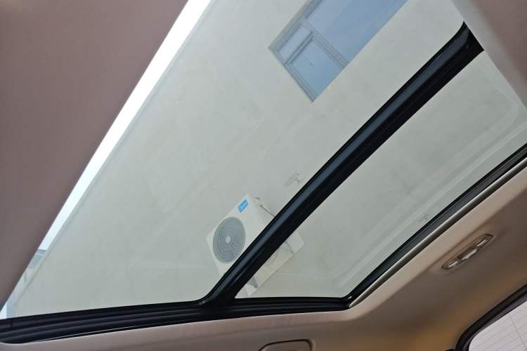 Used Citroen C5 AIRCROSS 2022 400THP Co-Creation Edition Headliner