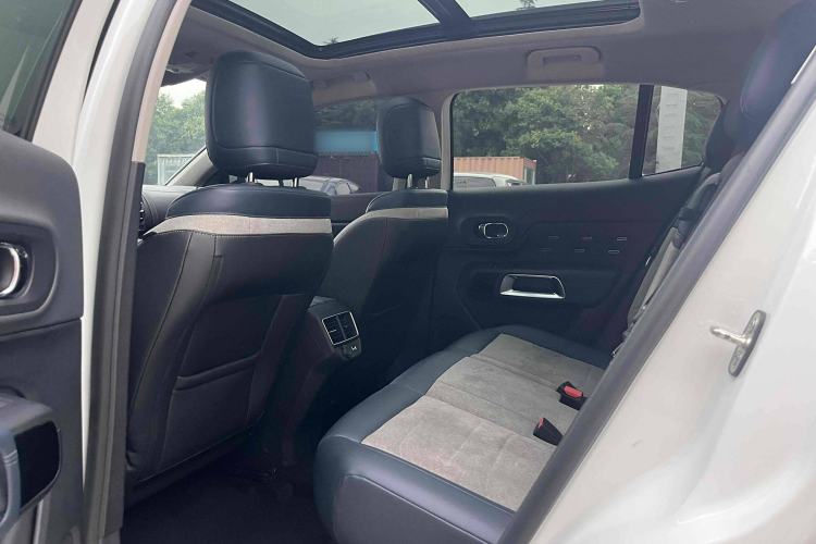 Used Citroen C5 AIRCROSS 2022 Peugeot 400THP Allure BEYOND Edition Interior 2