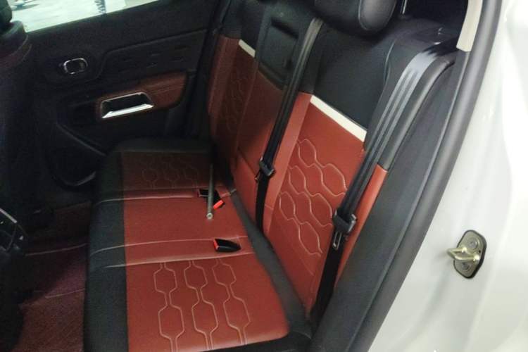Used Citroen C5 AIRCROSS 2022 400THP Co-Creation Edition Left Rear Seat