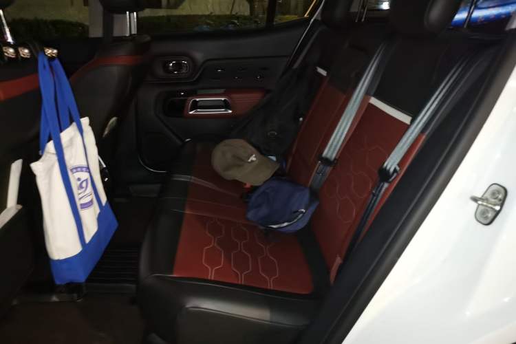 Used Citroen C5 AIRCROSS 2022 400THP Co-Creation Edition Left Rear Seat