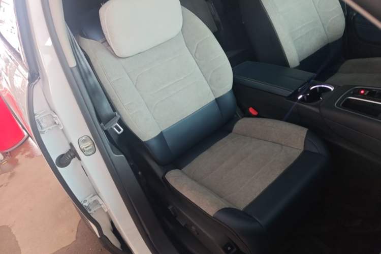 Used Citroen C5 AIRCROSS 2022 Peugeot 400THP Allure BEYOND Edition Right Front Seat