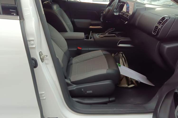 Used Citroen C5 AIRCROSS 2022 Peugeot 308 BEYOND 360THP Edition Right Front Seat