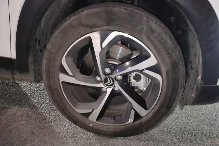 Used Citroen C5 AIRCROSS 2022 400THP Co-Creation Edition Right Front Wheel Hub