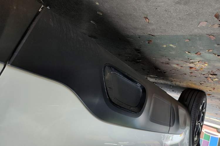 Used Citroen C5 AIRCROSS 2022 Peugeot 400THP Allure BEYOND Edition Right Side Sill