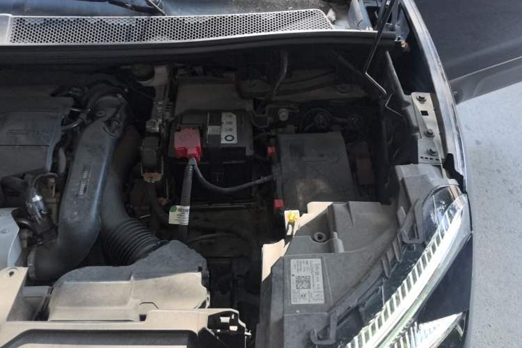 Used Citroen C5 AIRCROSS 2023 400THP Longitudinal Engine Version Engine Bay Left