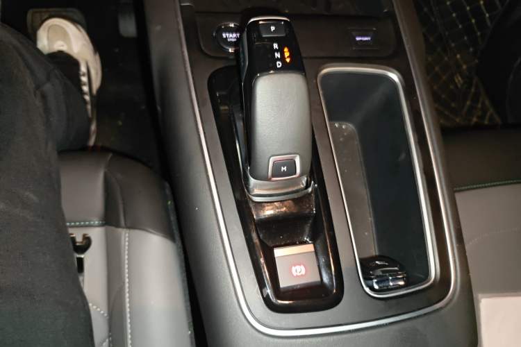 Used Citroen C5 AIRCROSS 2023 360THP Smart Edition Gear Lever