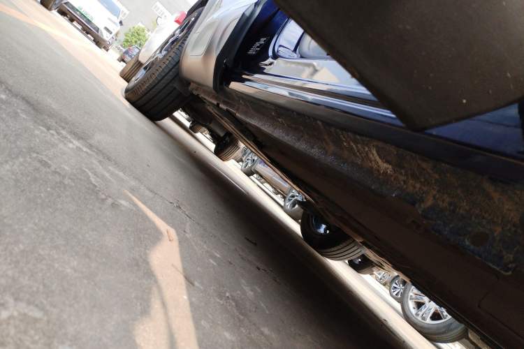 Used Citroen C5 AIRCROSS 2023 400THP Longitudinal Engine Version Right Side Sill
