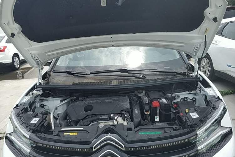 Used Citroen C5 AIRCROSS 2023 360THP Smart Edition Engine Bay
