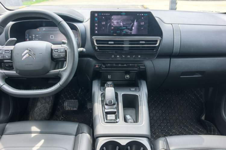 Used Citroen C5 AIRCROSS 2023 360THP Smart Edition Interior 2