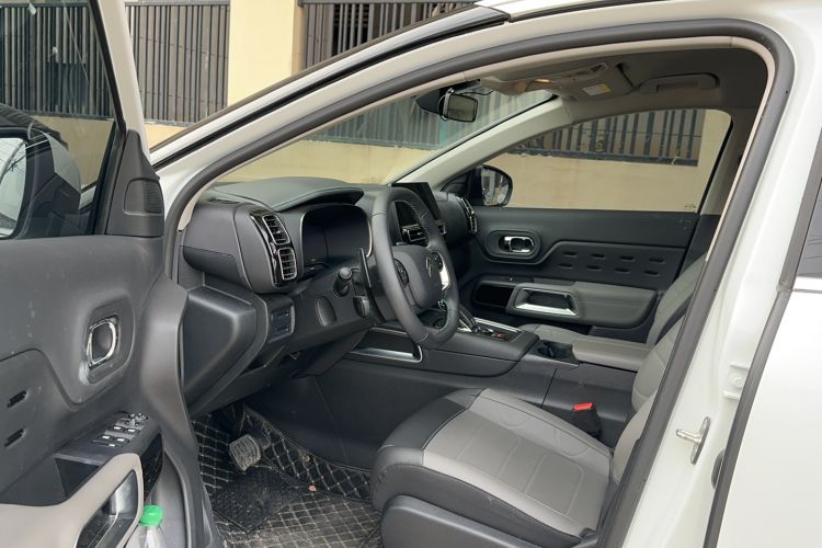 Used Citroen C5 AIRCROSS 2023 360THP Smart Edition Interior 2