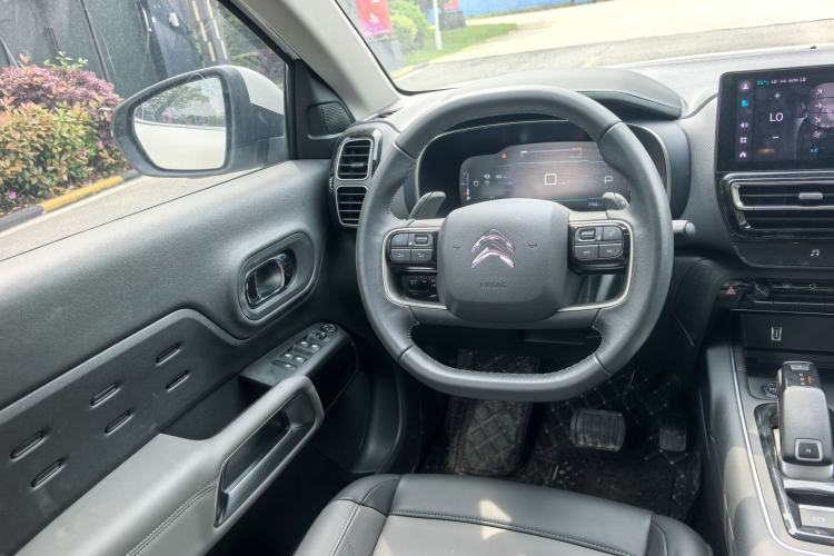 Used Citroen C5 AIRCROSS 2023 360THP Smart Edition Interior 3