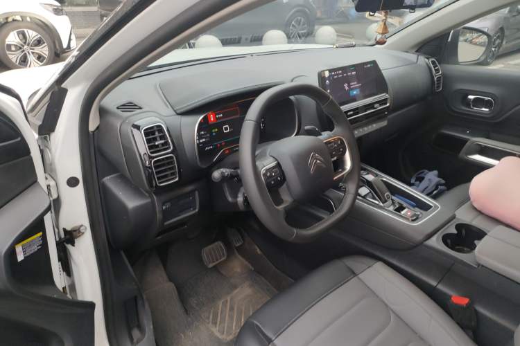 Used Citroen C5 AIRCROSS 2023 360THP Smart Edition Interior 3