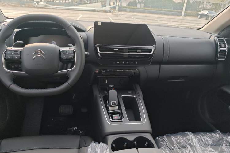 Used Citroen C5 AIRCROSS 2023 360THP Smart Edition Interior 3