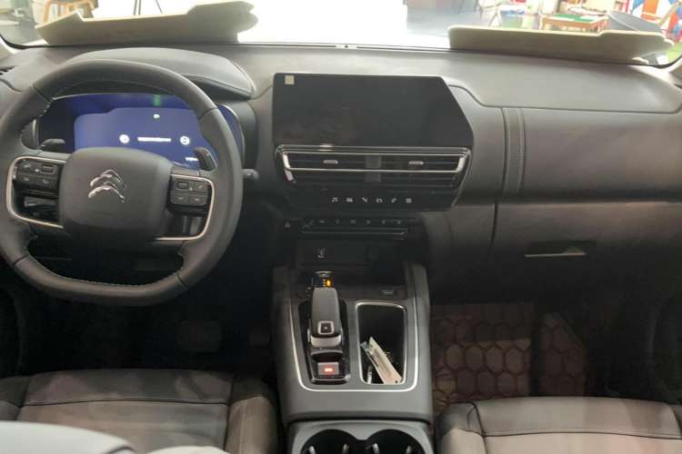 Used Citroen C5 AIRCROSS 2023 360THP Smart Edition Interior 3