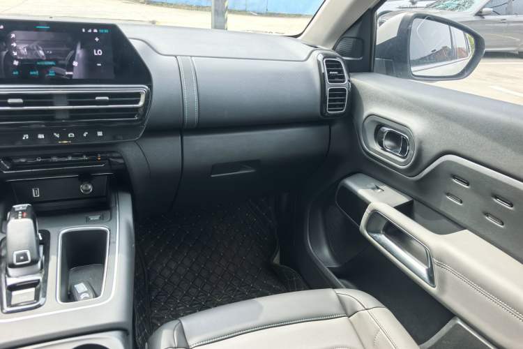 Used Citroen C5 AIRCROSS 2023 360THP Smart Edition Interior 4