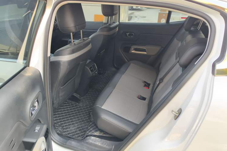 Used Citroen C5 AIRCROSS 2023 360THP Smart Edition Interior 4