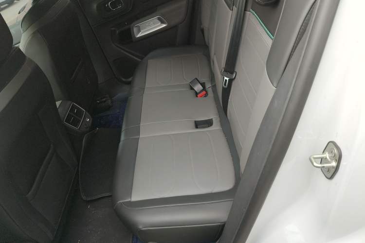 Used Citroen C5 AIRCROSS 2023 360THP Smart Edition Interior 4