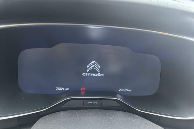 Used Citroen C5 AIRCROSS 2023 360THP Smart Edition Odometer Close Up