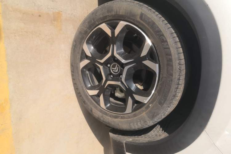 Used Citroen C5 AIRCROSS 2023 360THP Smart Edition Right Front Wheel Hub
