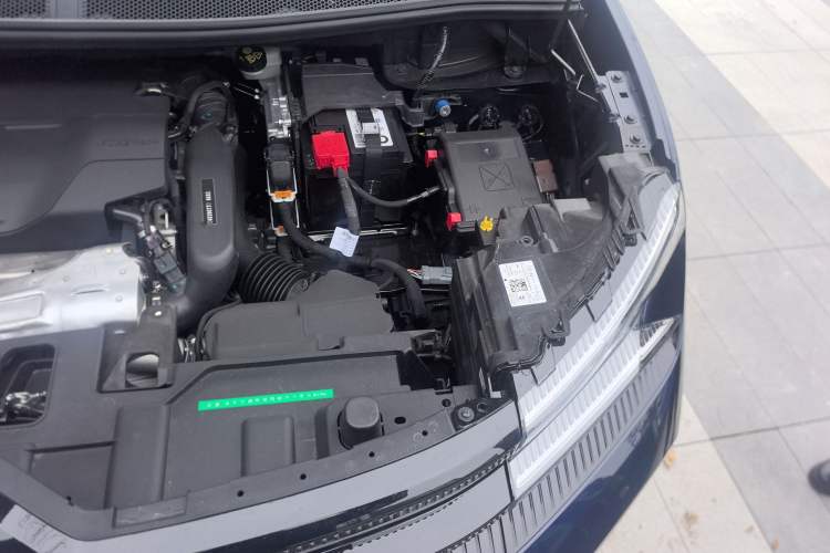 Used Citroen C5 AIRCROSS 2026 400THP Flagship Edition Engine Bay Left