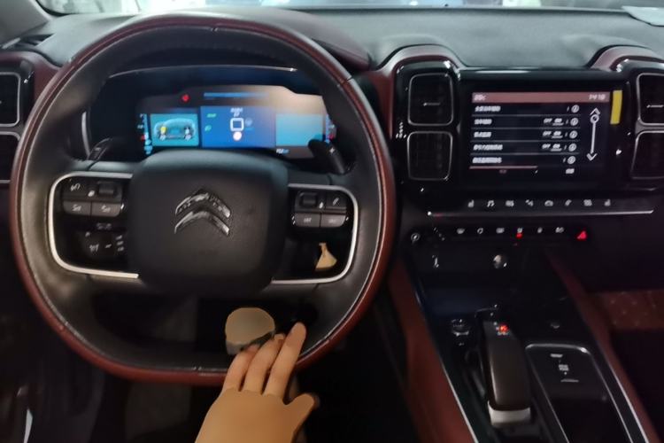 Used Citroen C5 AIRCROSS New Energy 2020 1.6T Four-Wheel Drive Plug-in Hybrid Luxury Model Center Console