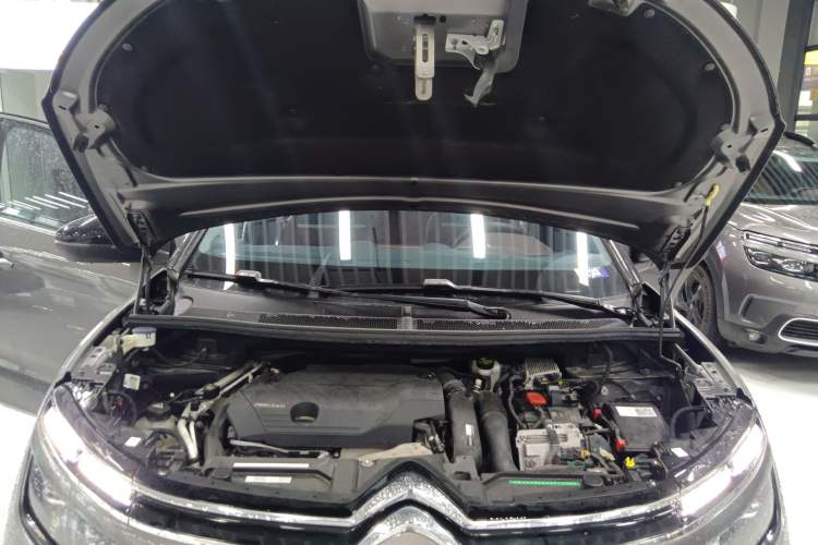 Used Citroen C5 AIRCROSS New Energy 2020 1.6T Four-Wheel Drive Plug-in Hybrid Luxury Model Engine Bay