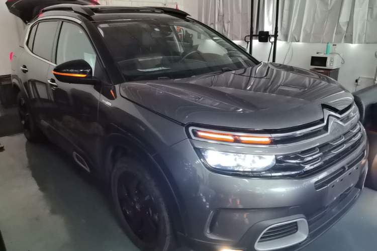 Used Citroen C5 AIRCROSS New Energy 2020 1.6T Four-Wheel Drive Plug-in Hybrid Luxury Model Front Right 45 Deg