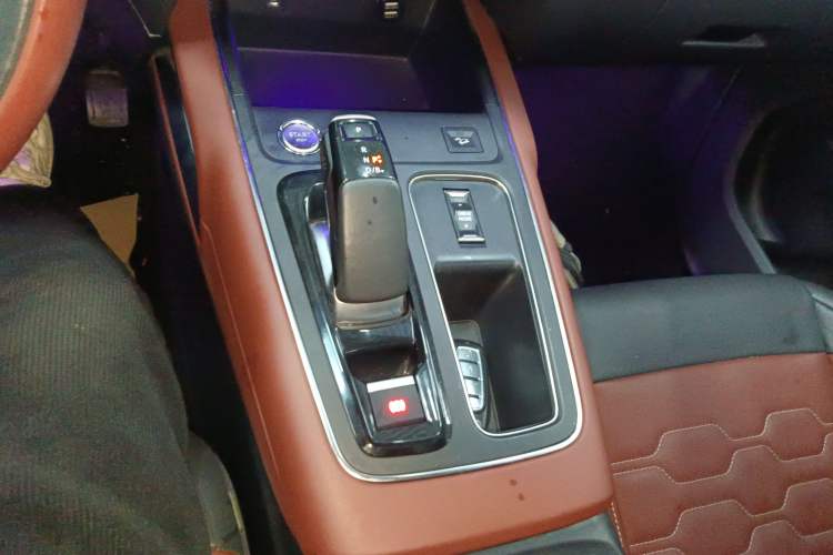 Used Citroen C5 AIRCROSS New Energy 2020 1.6T Four-Wheel Drive Plug-in Hybrid Luxury Model Gear Lever