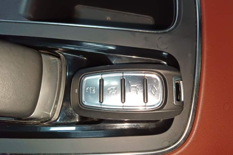 Used Citroen C5 AIRCROSS New Energy 2020 1.6T Four-Wheel Drive Plug-in Hybrid Luxury Model Interior 1