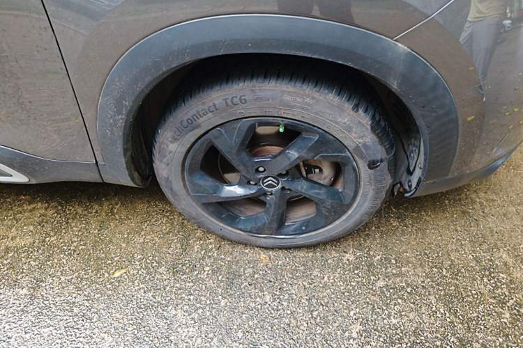 Used Citroen C5 AIRCROSS New Energy 2020 1.6T All-Wheel-Drive Plug-in Hybrid Enjoyment Version Right Front Wheel Hub