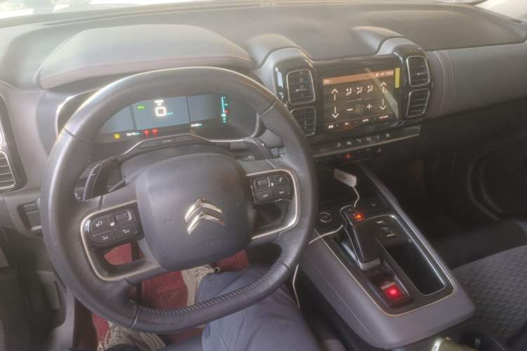 Used Citroen C5 AIRCROSS New Energy 2020 1.6T All-Wheel-Drive Plug-in Hybrid Enjoyment Version Center Console