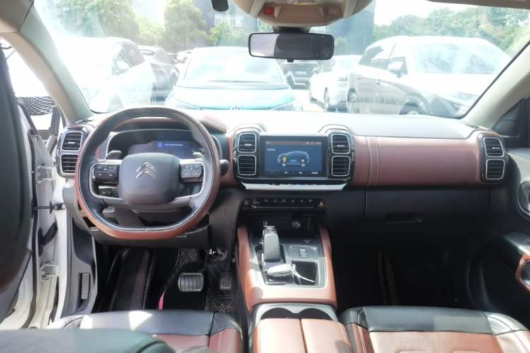 Used Citroen C5 AIRCROSS New Energy 2020 1.6T Four-Wheel Drive Plug-in Hybrid Luxury Model Center Console