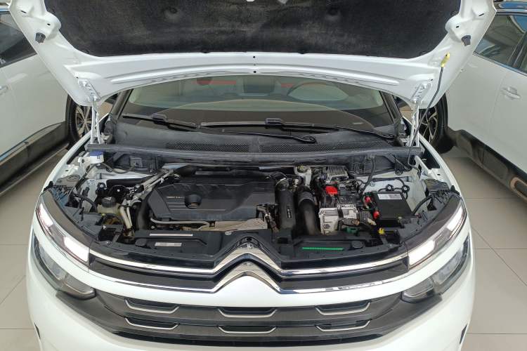 Used Citroen C5 AIRCROSS New Energy 2020 1.6T All-Wheel-Drive Plug-in Hybrid Enjoyment Version Engine Bay
