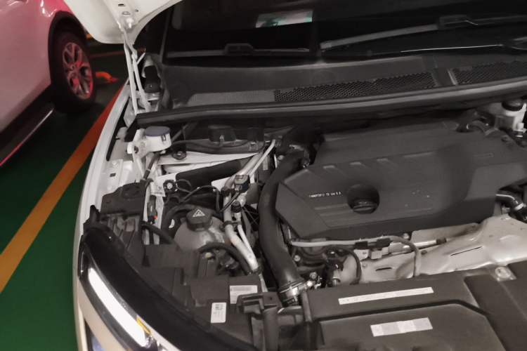 Used Citroen C5 AIRCROSS New Energy 2020 1.6T Four-Wheel Drive Plug-in Hybrid Luxury Model Engine Bay Right