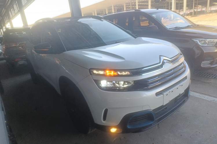 Used Citroen C5 AIRCROSS New Energy 2020 1.6T All-Wheel-Drive Plug-in Hybrid Enjoyment Version Front Right 45 Deg