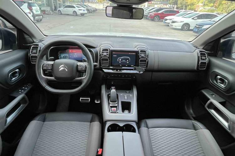 Used Citroen C5 AIRCROSS New Energy 2020 1.6T All-Wheel-Drive Plug-in Hybrid Enjoyment Version Interior 1