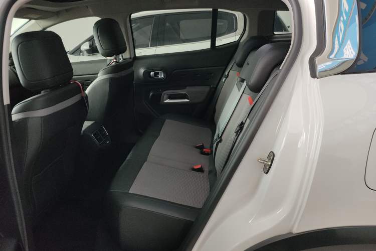 Used Citroen C5 AIRCROSS New Energy 2020 1.6T All-Wheel-Drive Plug-in Hybrid Enjoyment Version Left Rear Seat