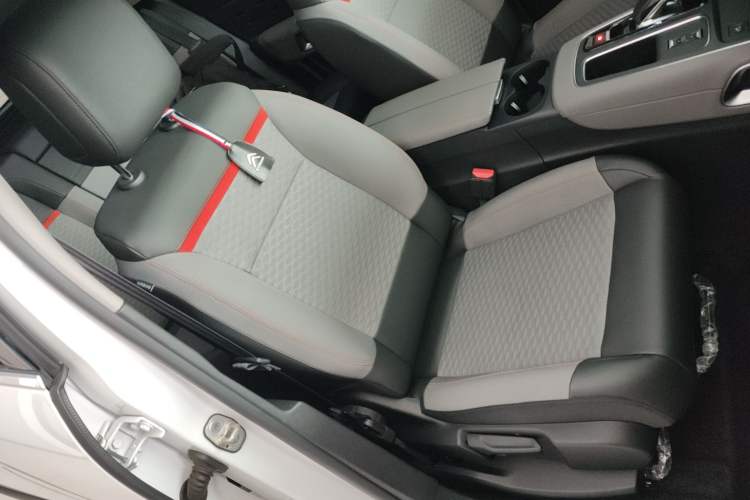 Used Citroen C5 AIRCROSS New Energy 2020 1.6T All-Wheel-Drive Plug-in Hybrid Enjoyment Version Right Front Seat