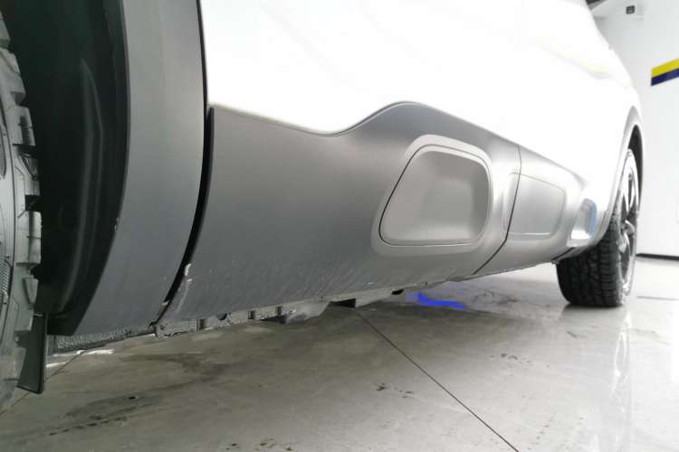 Used Citroen C5 AIRCROSS New Energy 2020 1.6T All-Wheel-Drive Plug-in Hybrid Enjoyment Version Right Side Sill