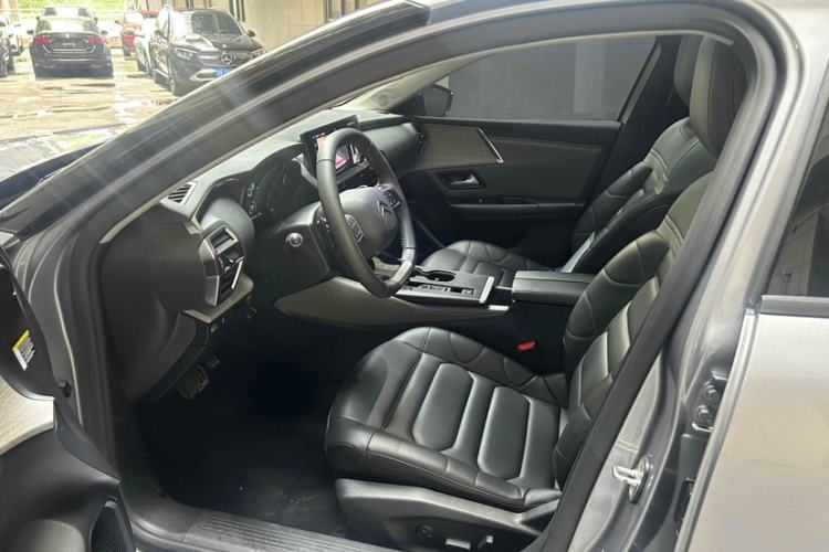 Used Citroen C5 X 2021 1.6T Impressive Edition Interior 8