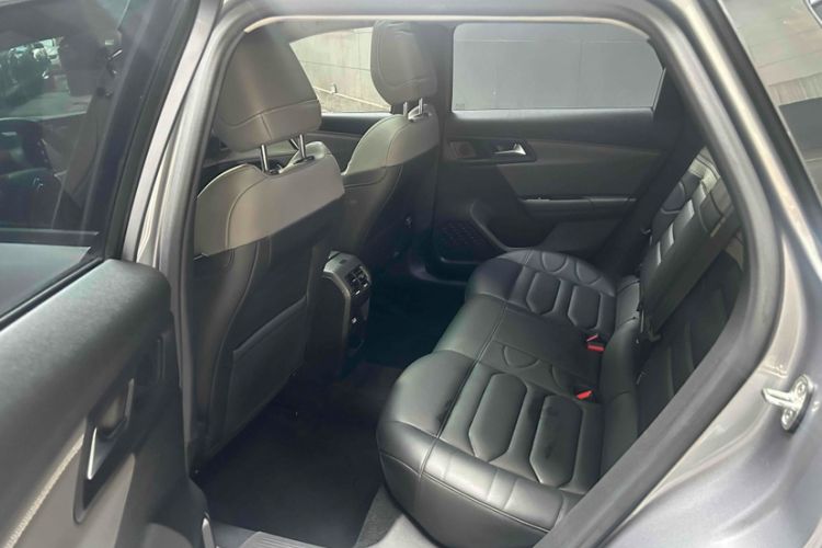Used Citroen C5 X 2021 1.6T Impressive Edition Interior 9