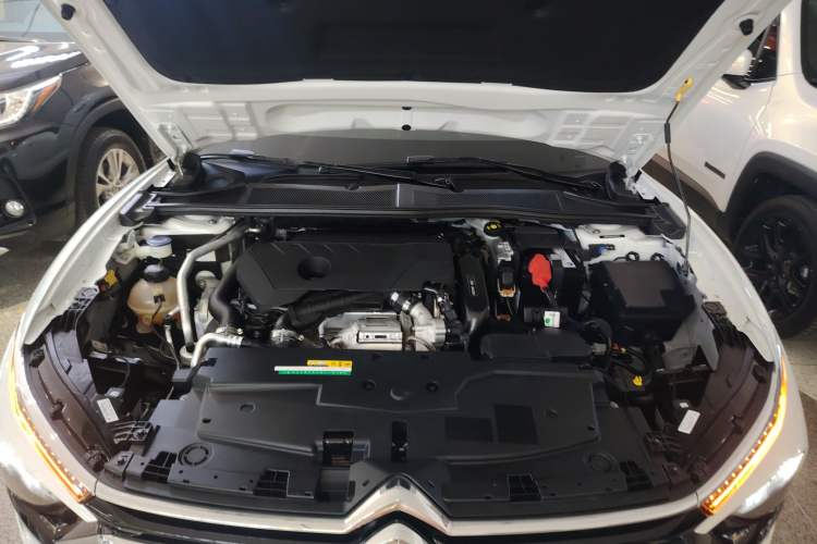 Used Citroen C5 X 2025 Model 1.6T Overseas Edition Engine Bay