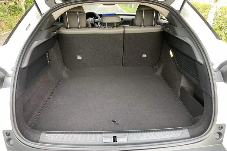 Used Citroen C5 X 2025 Model 1.6T Overseas Edition Interior 11